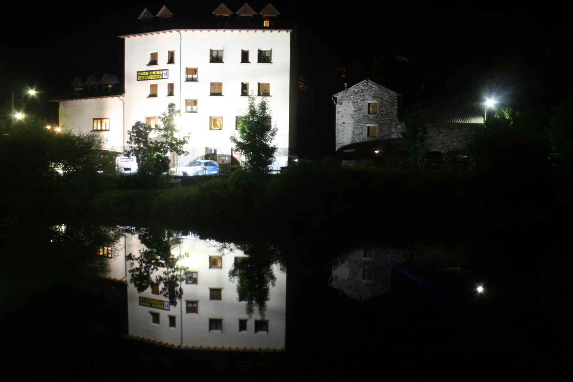 Tres Picos Hotel Eriste Exterior photo
