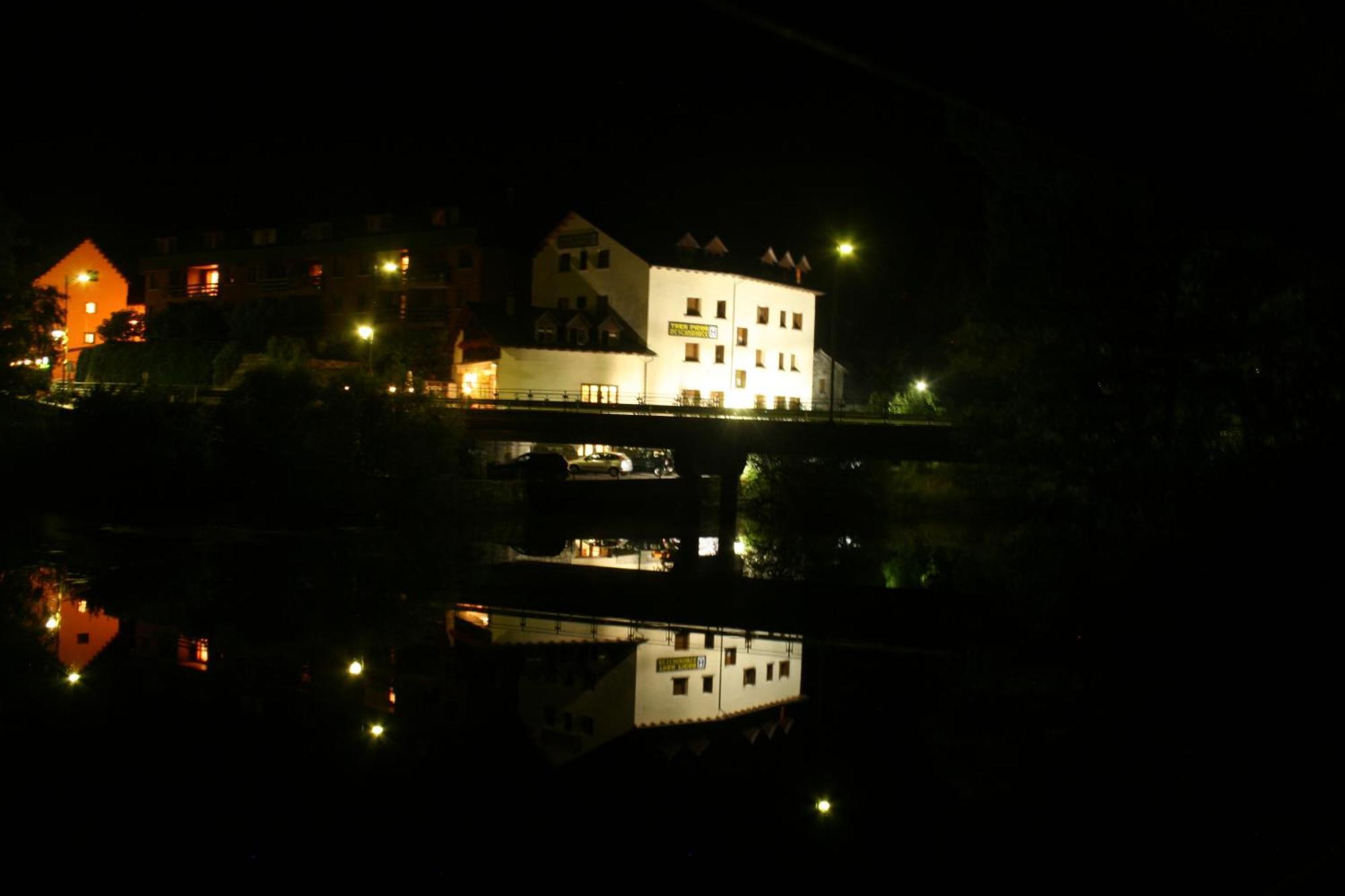 Tres Picos Hotel Eriste Exterior photo